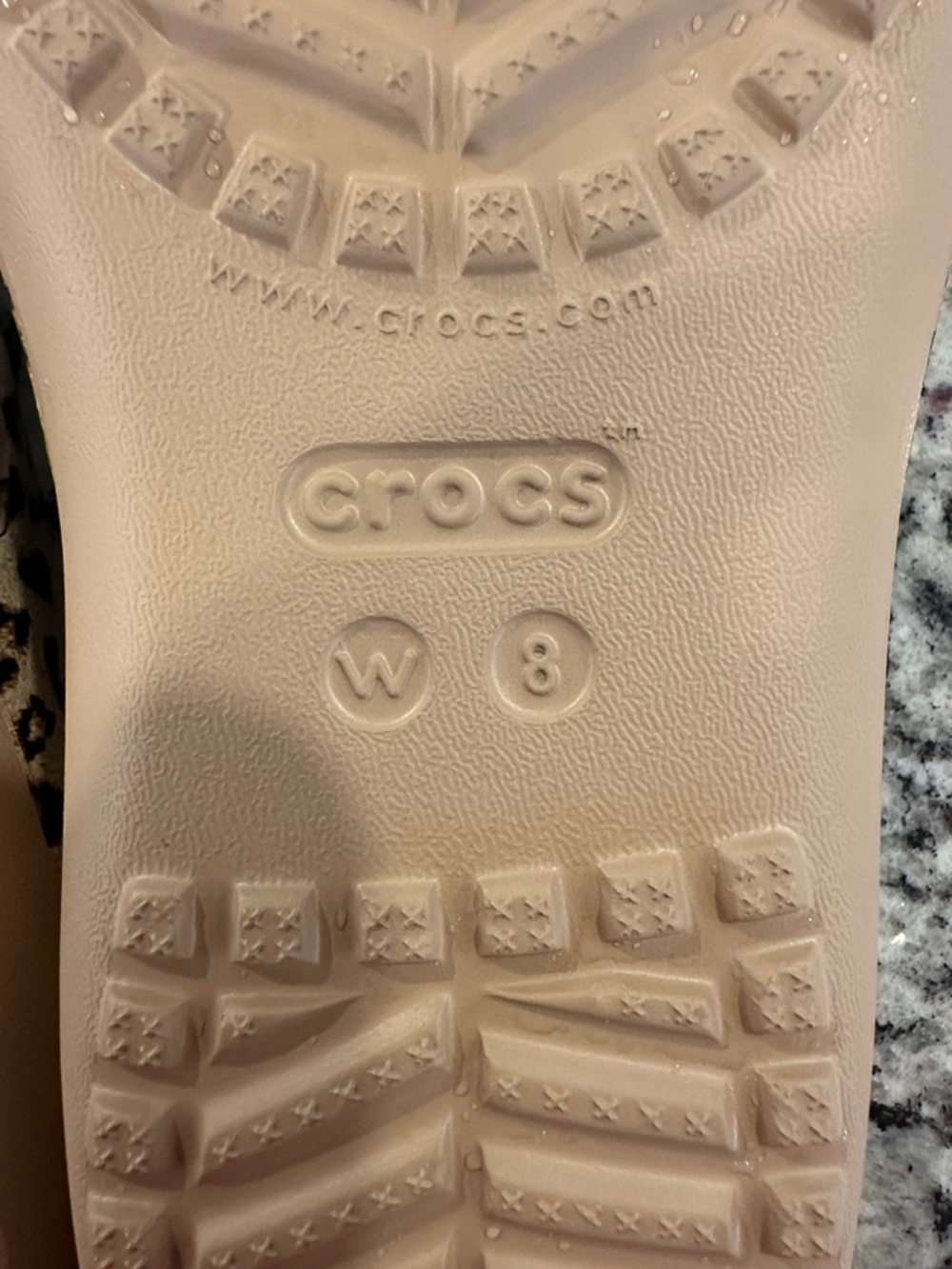 Women Crocs, Size 8 - Picture 4 of 4